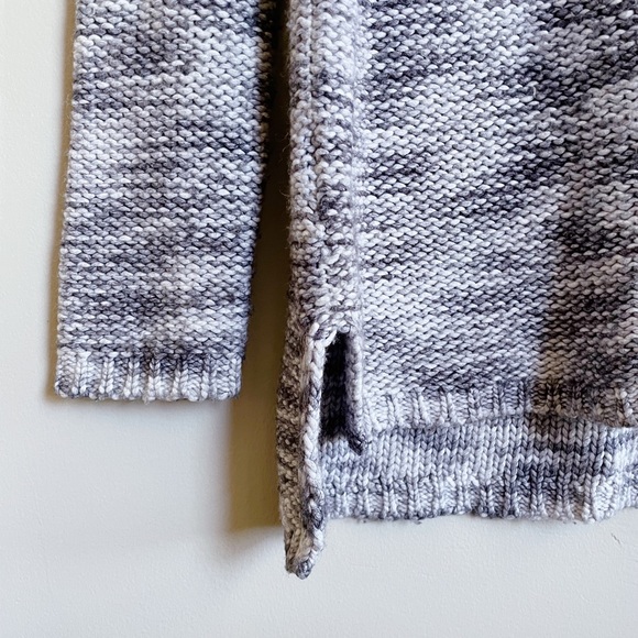 ANN TAYLOR | Salt & Pepper Sweater - Picture 6 of 6